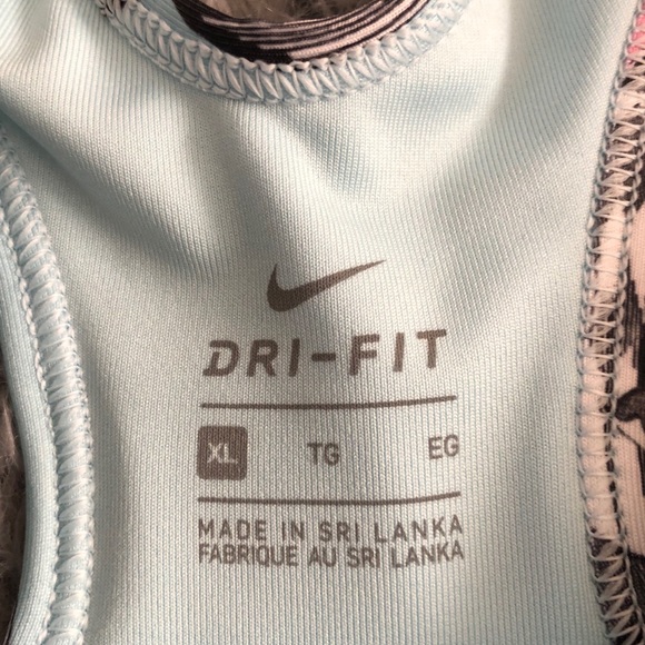 SOLD NWT NIKE WOMEN’S SPORT BRA - Picture 4 of 4